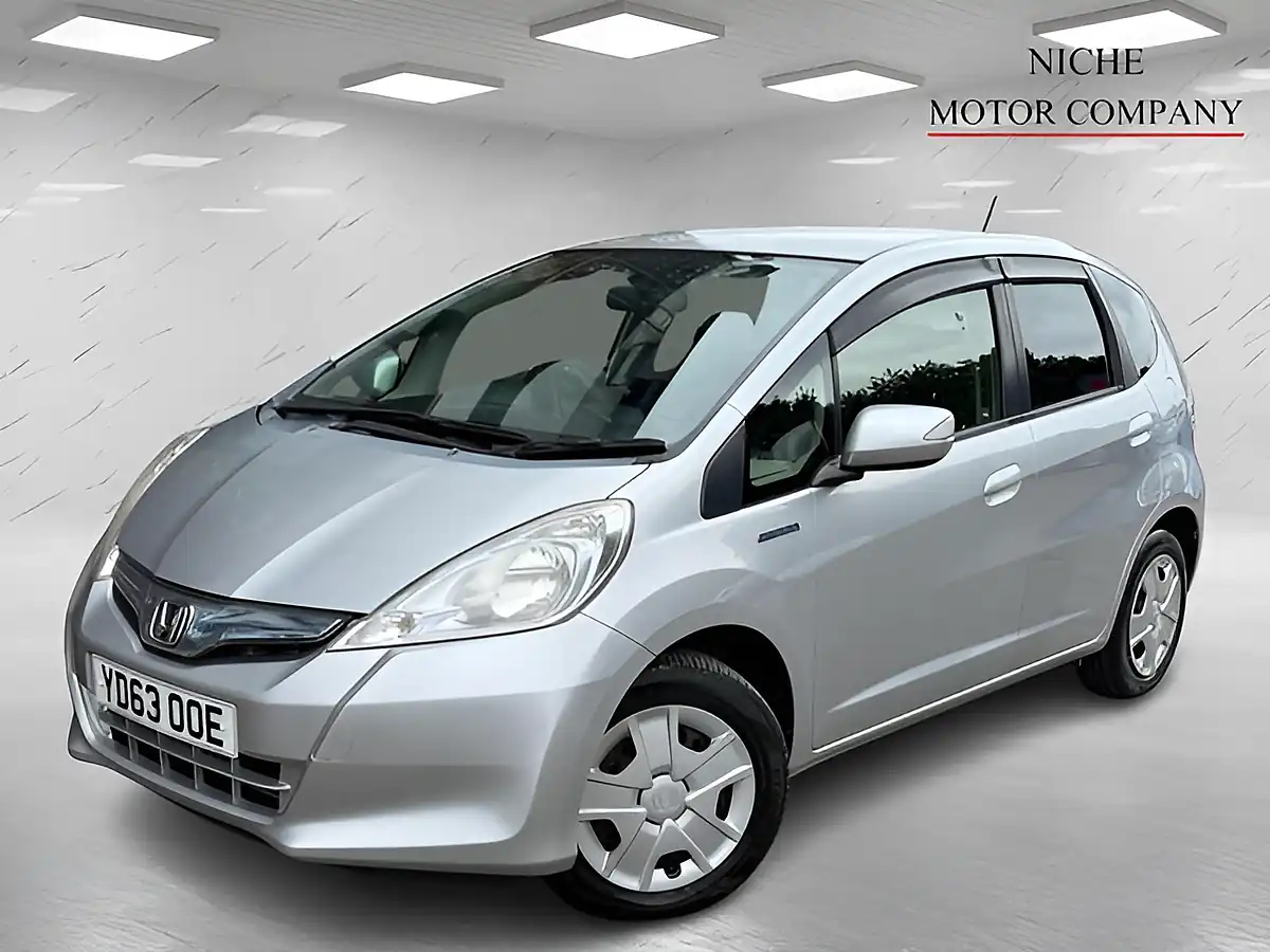 Used 2013 Honda Jazz Hs Silver - Interior and Exterior details 4