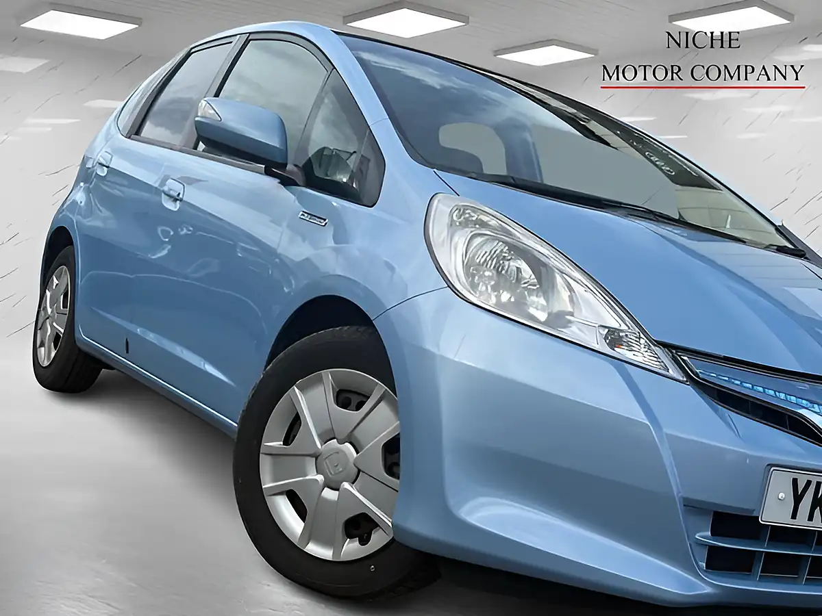 Used 2013 Honda Jazz Hs Silver - Interior and Exterior details 18