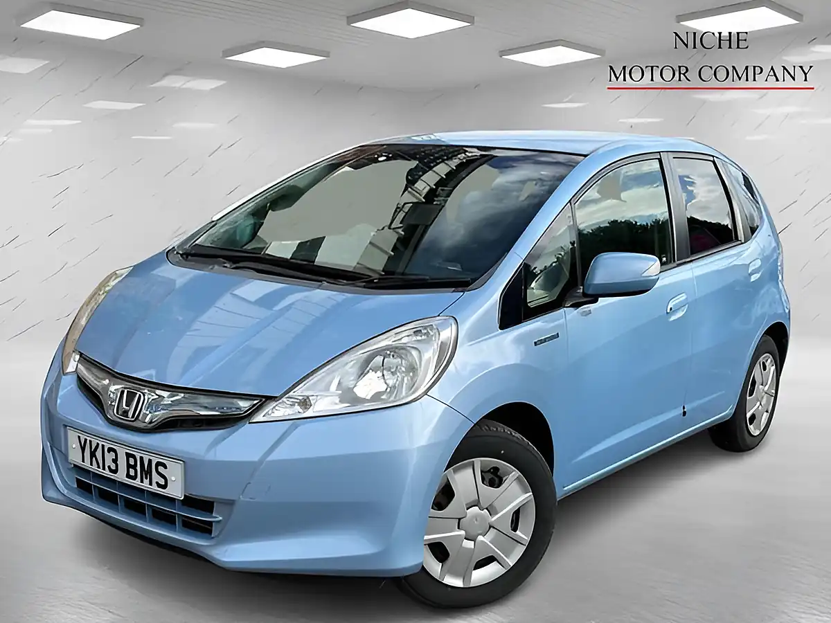Used 2013 Honda Jazz Hs Silver - Interior and Exterior details 4