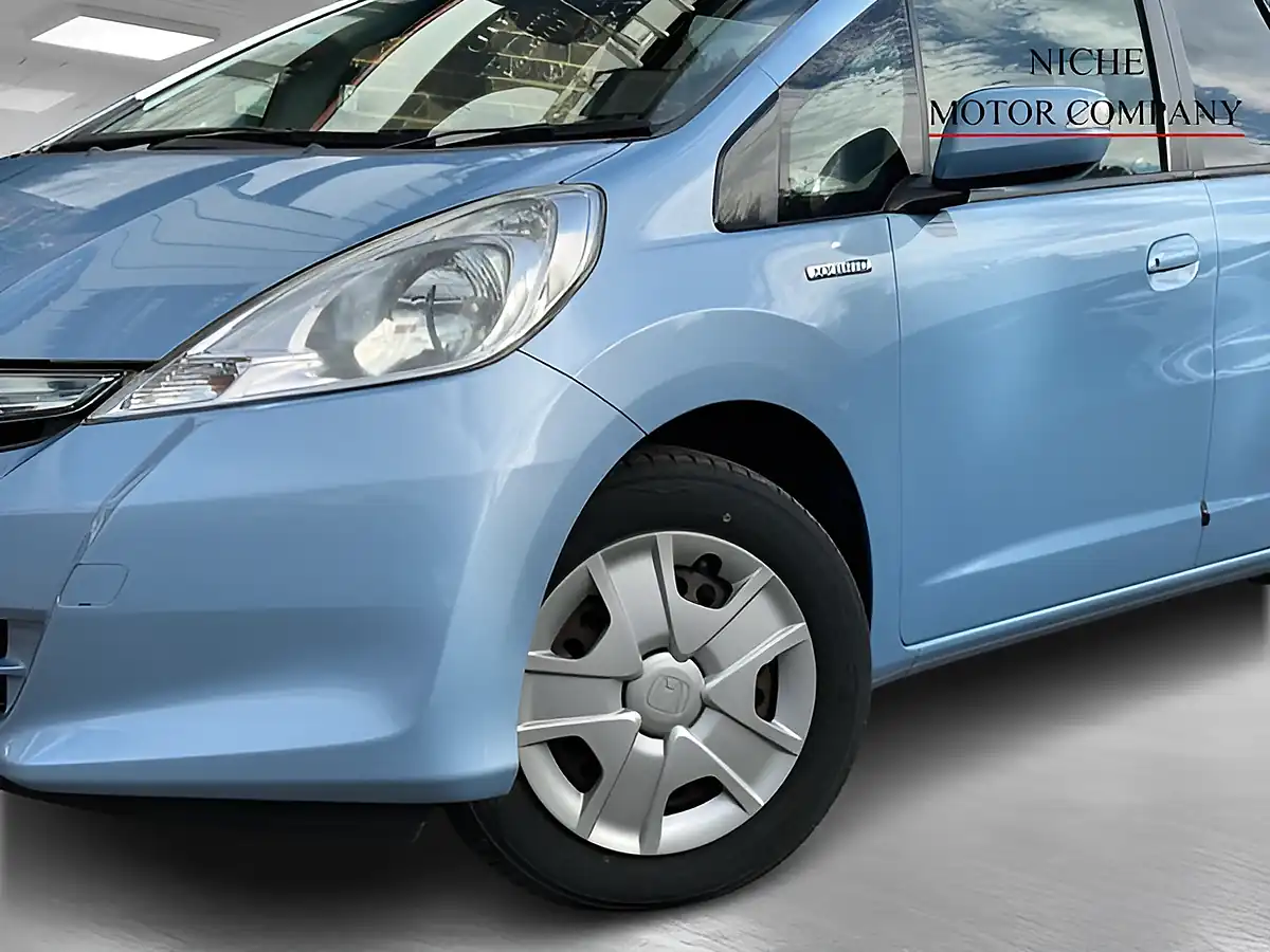 Used 2013 Honda Jazz Hs Silver - Interior and Exterior details 8