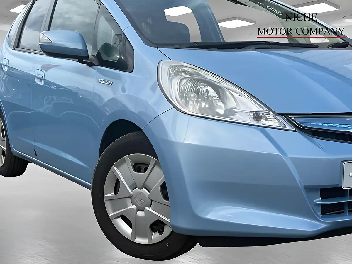 Used 2013 Honda Jazz Hs Silver - Interior and Exterior details 9