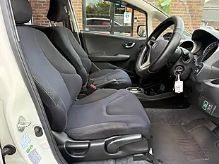 Used 2013 Honda Jazz Hs White - Interior and Exterior details 11