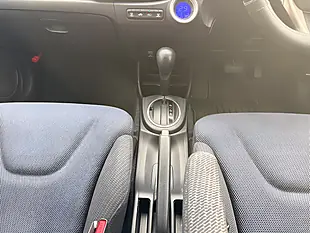 Used 2013 Honda Jazz Hs White - Interior and Exterior details 13