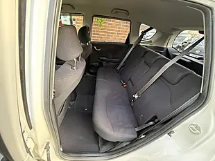 Used 2013 Honda Jazz Hs White - Interior and Exterior details 17
