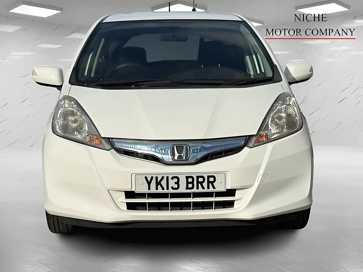 Used 2013 Honda Jazz Hs White - Interior and Exterior details 2