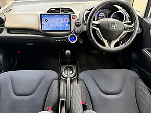 Used 2013 Honda Jazz Hs White - Interior and Exterior details 3