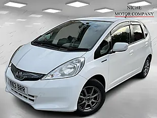 Used 2013 Honda Jazz Hs White - Interior and Exterior details 4