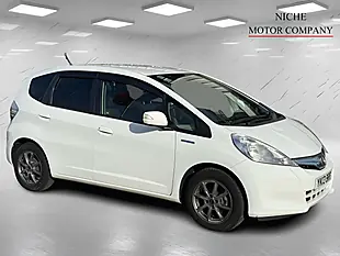 Used 2013 Honda Jazz Hs White - Interior and Exterior details 6