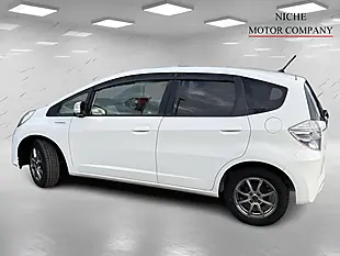 Used 2013 Honda Jazz Hs White - Interior and Exterior details 8