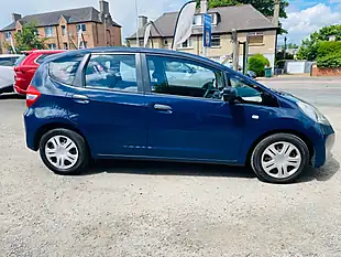 Used 2013 Honda Jazz S Blue - Interior and Exterior details 10