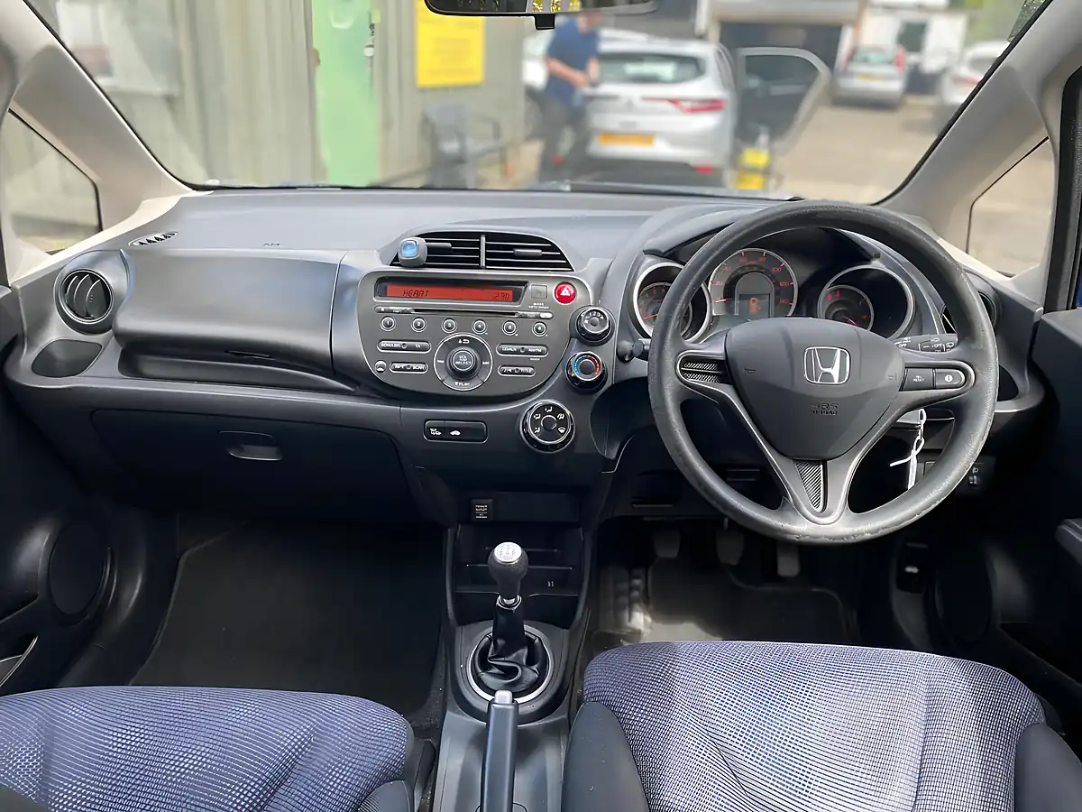 Used 2013 Honda Jazz S Blue - Interior and Exterior details 4
