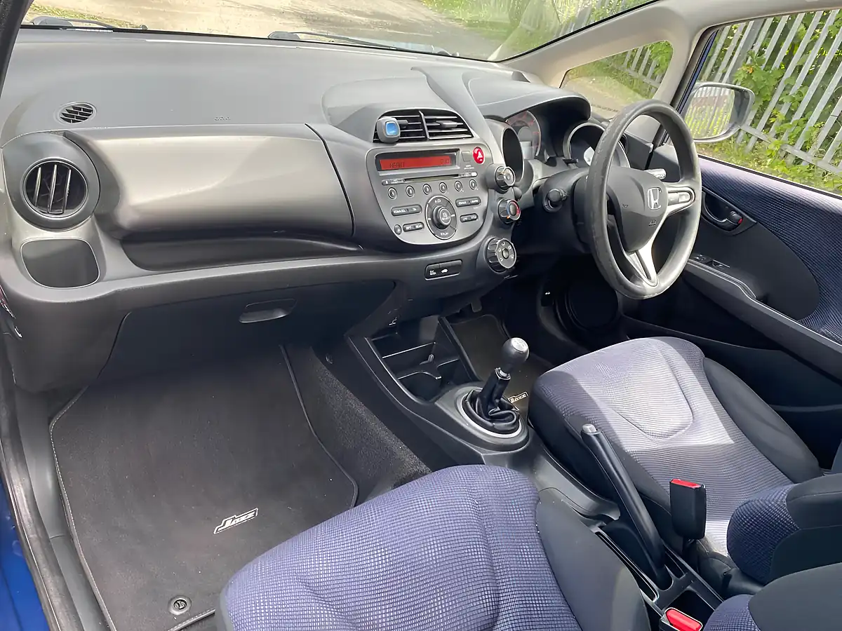Used 2013 Honda Jazz S Blue - Interior and Exterior details 5