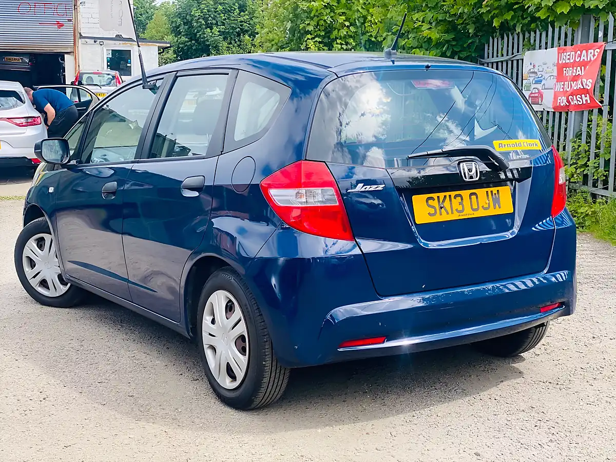 Used 2013 Honda Jazz S Blue - Interior and Exterior details 9