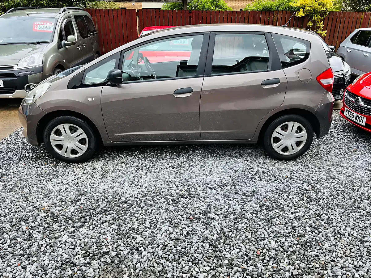 Used 2013 Honda Jazz S Brown - Interior and Exterior details 14