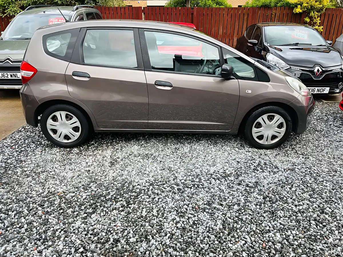 Used 2013 Honda Jazz S Brown - Interior and Exterior details 16