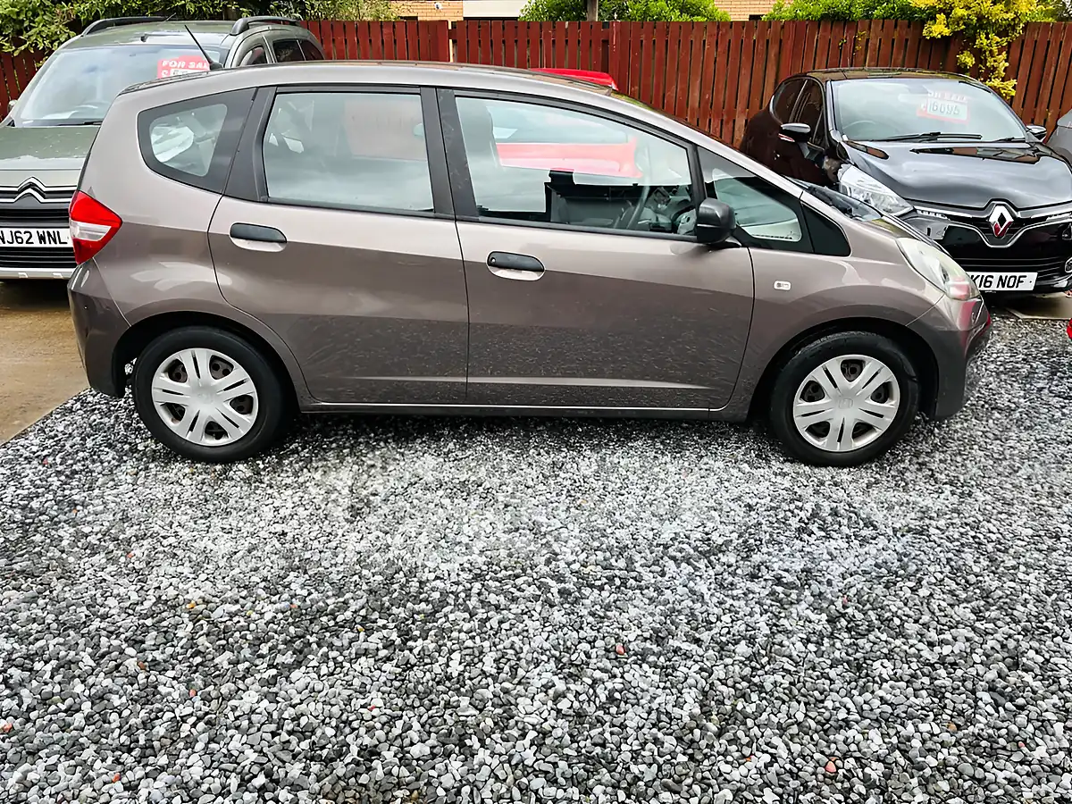 Used 2013 Honda Jazz S Brown - Interior and Exterior details 19