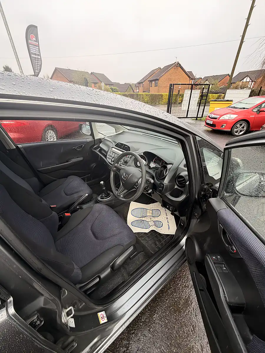 Used 2013 Honda Jazz S Grey - Interior and Exterior details 9