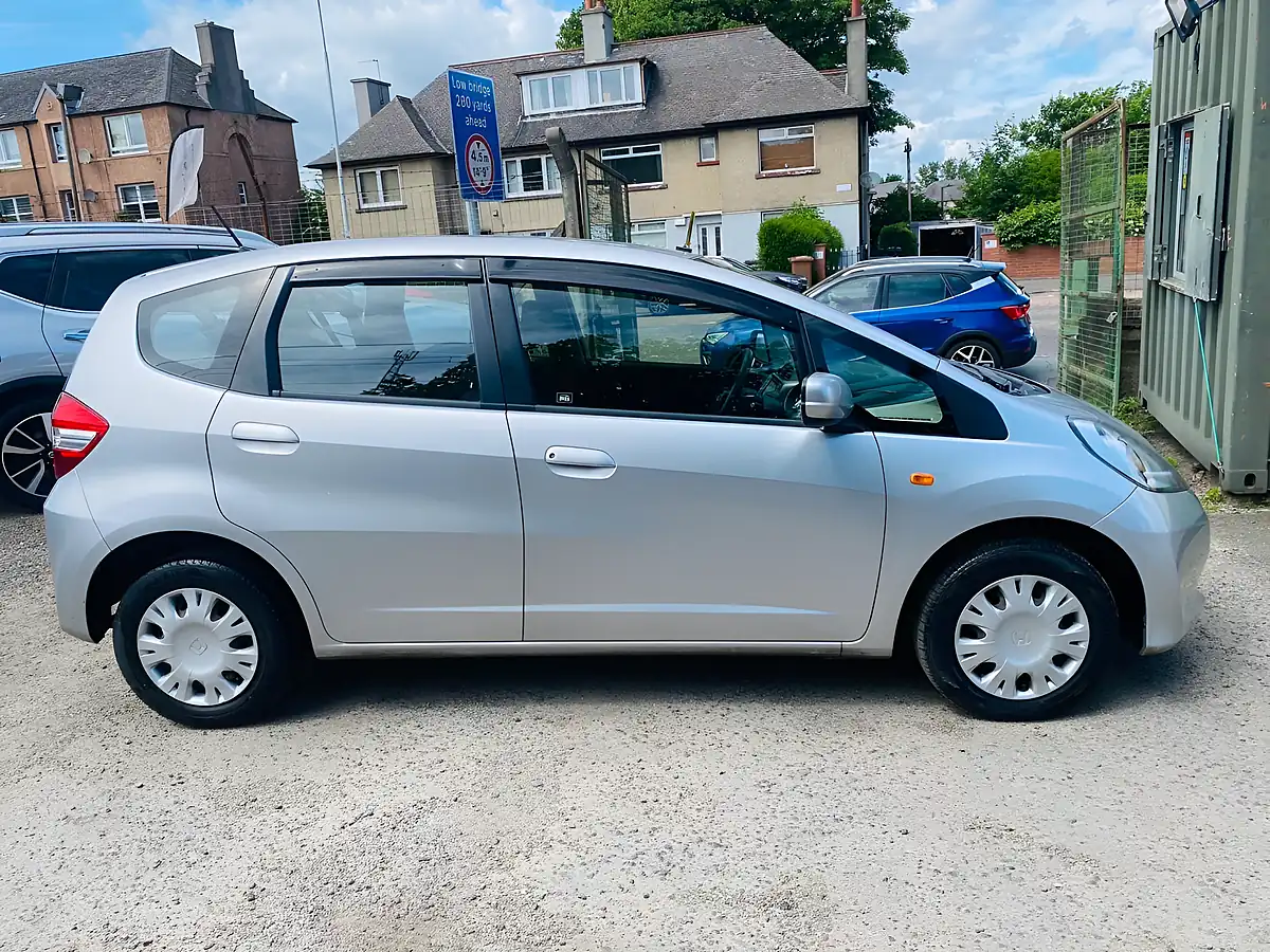 Used 2013 Honda Jazz Silver - Interior and Exterior details 10