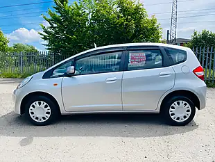 Used 2013 Honda Jazz Silver - Interior and Exterior details 11