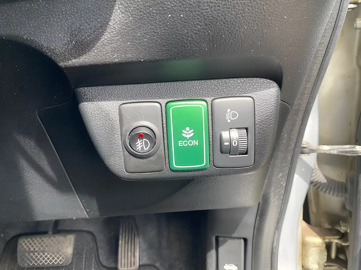 Used 2013 Honda Jazz Silver - Interior and Exterior details 17
