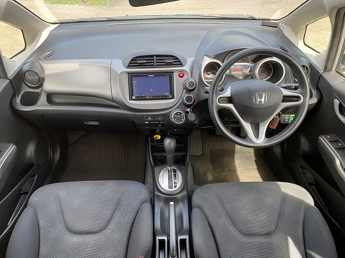 Used 2013 Honda Jazz Silver - Interior and Exterior details 5