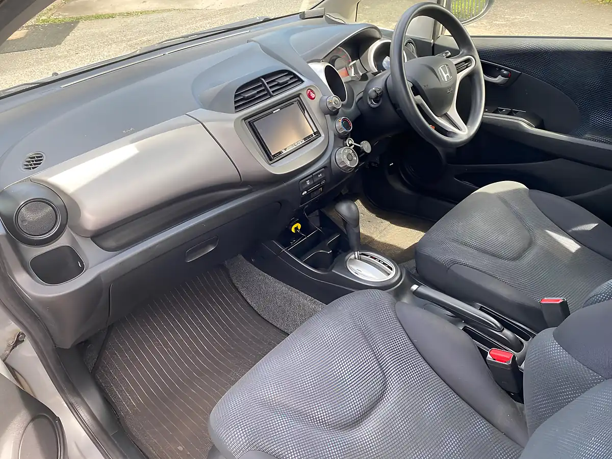Used 2013 Honda Jazz Silver - Interior and Exterior details 6