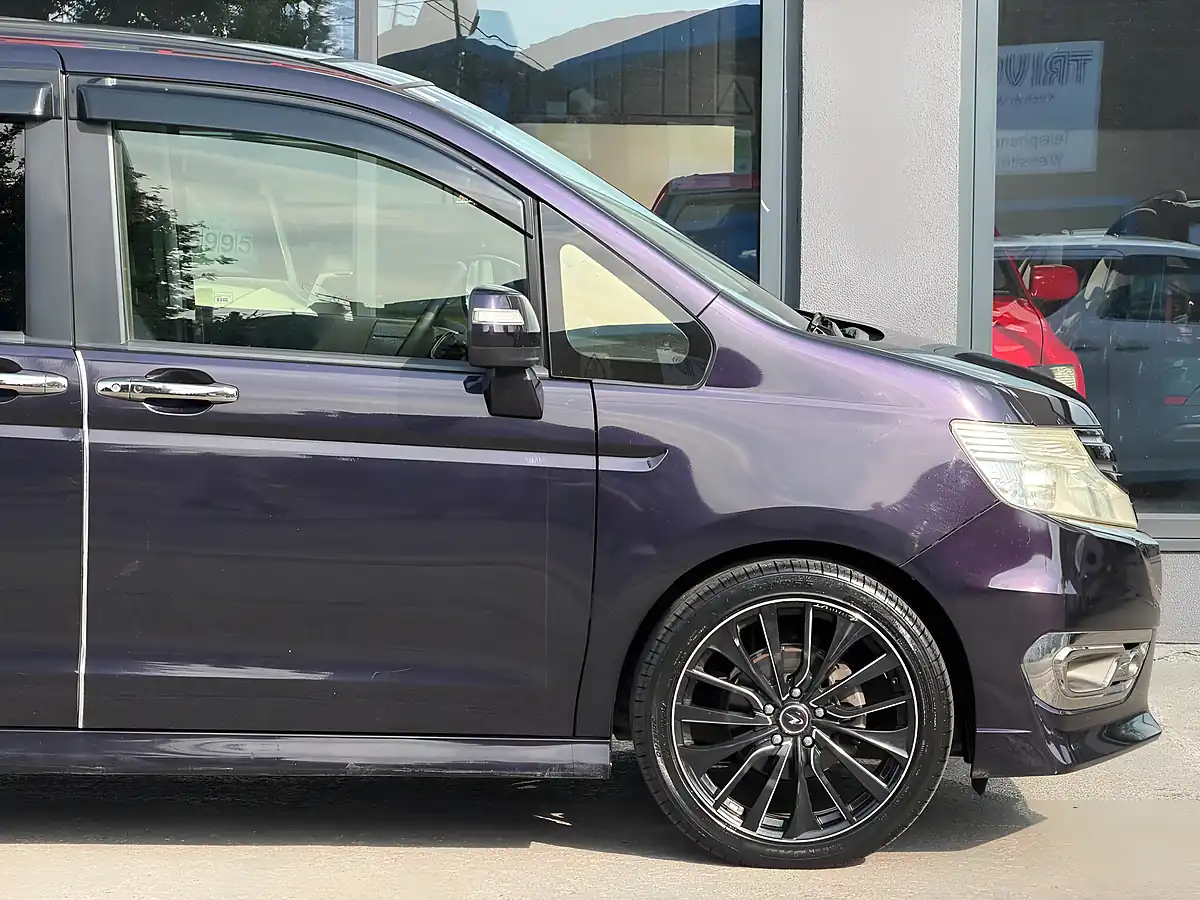 Used 2013 Honda Stepwagon Spada Z Purple - Interior and Exterior details 11