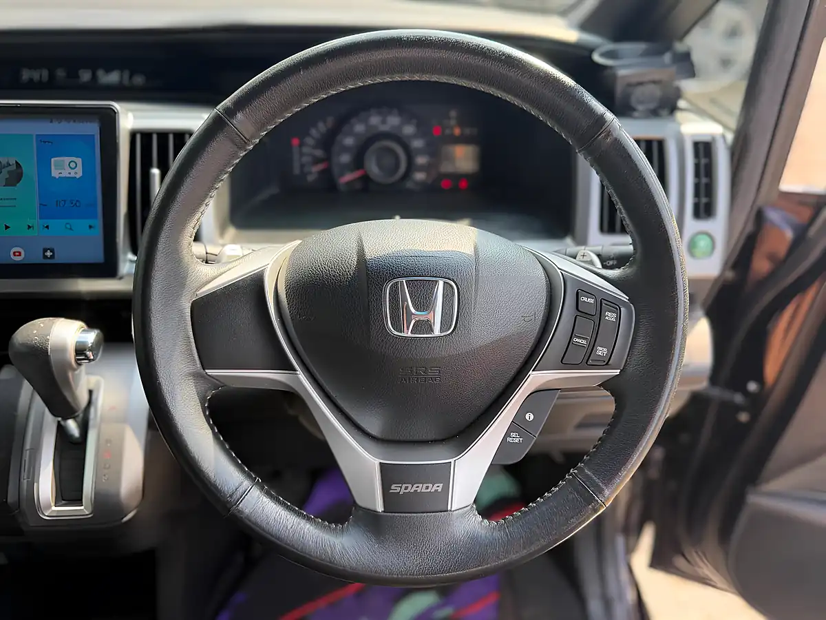 Used 2013 Honda Stepwagon Spada Z Purple - Interior and Exterior details 15