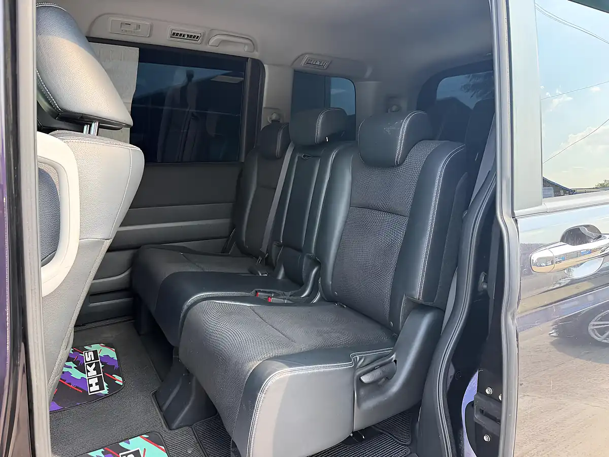 Used 2013 Honda Stepwagon Spada Z Purple - Interior and Exterior details 17
