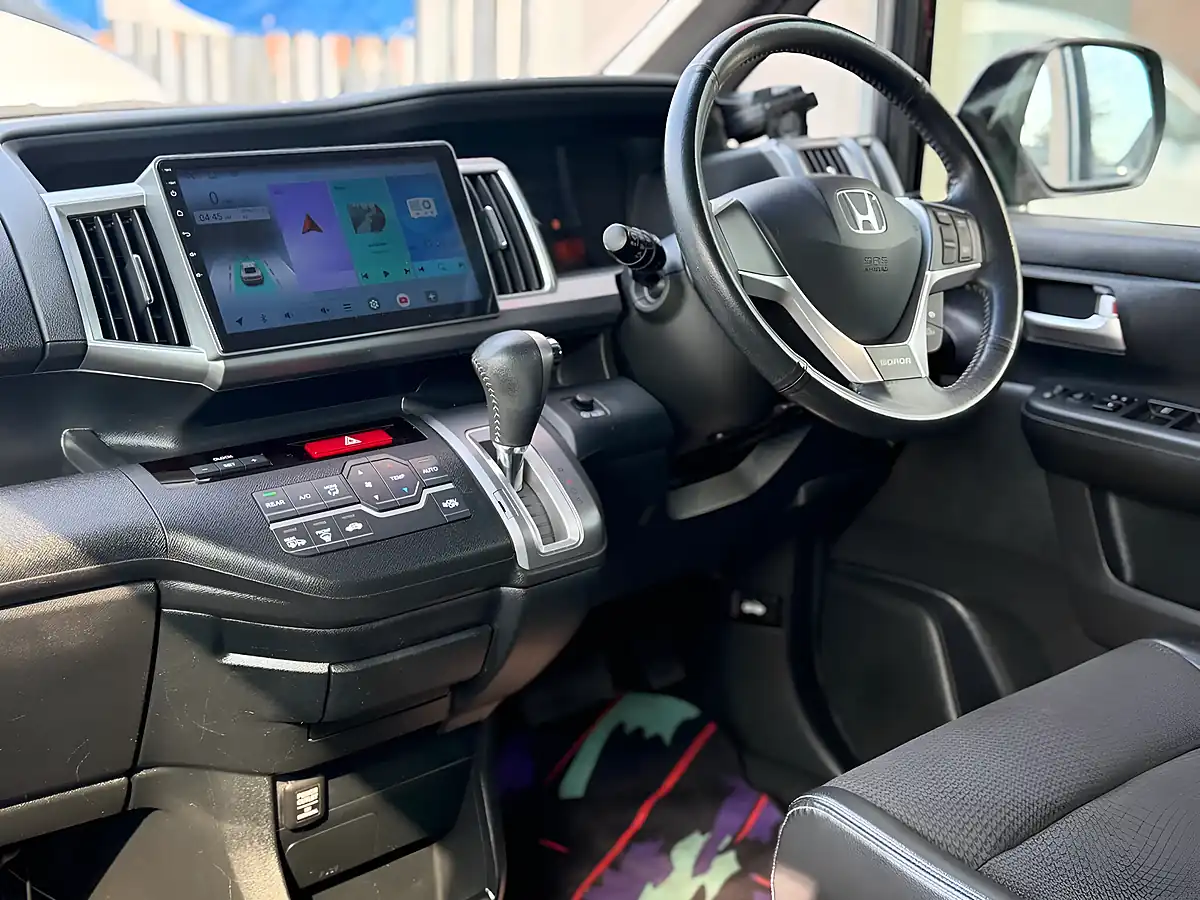 Used 2013 Honda Stepwagon Spada Z Purple - Interior and Exterior details 3