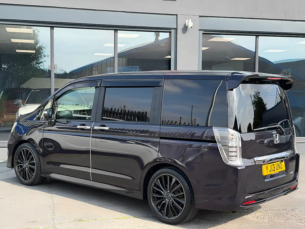 Used 2013 Honda Stepwagon Spada Z Purple - Interior and Exterior details 6