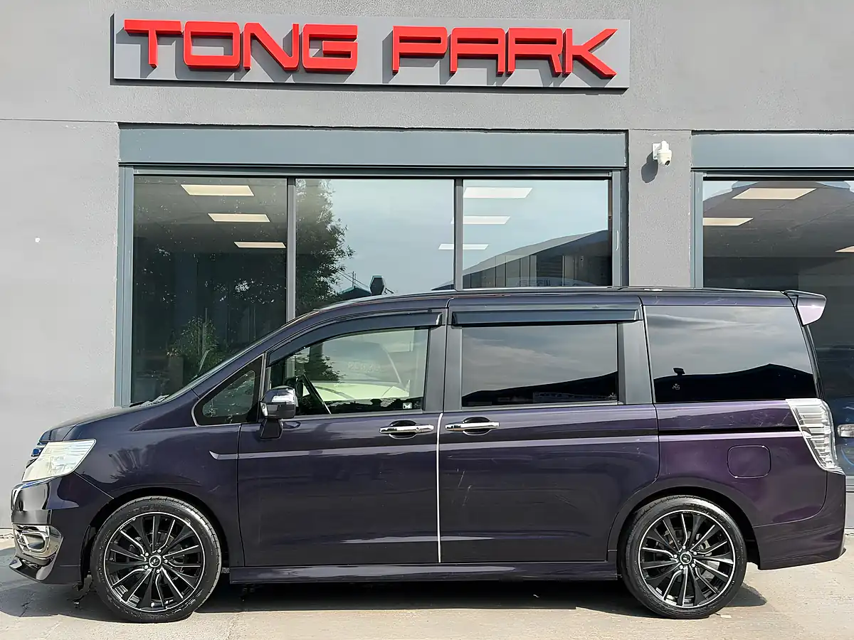 Used 2013 Honda Stepwagon Spada Z Purple - Interior and Exterior details 7