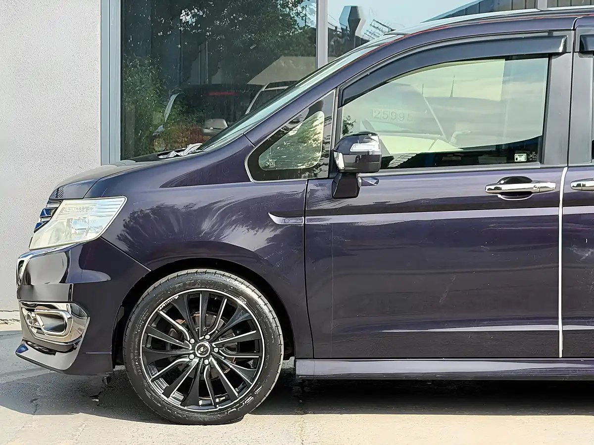 Used 2013 Honda Stepwagon Spada Z Purple - Interior and Exterior details 8