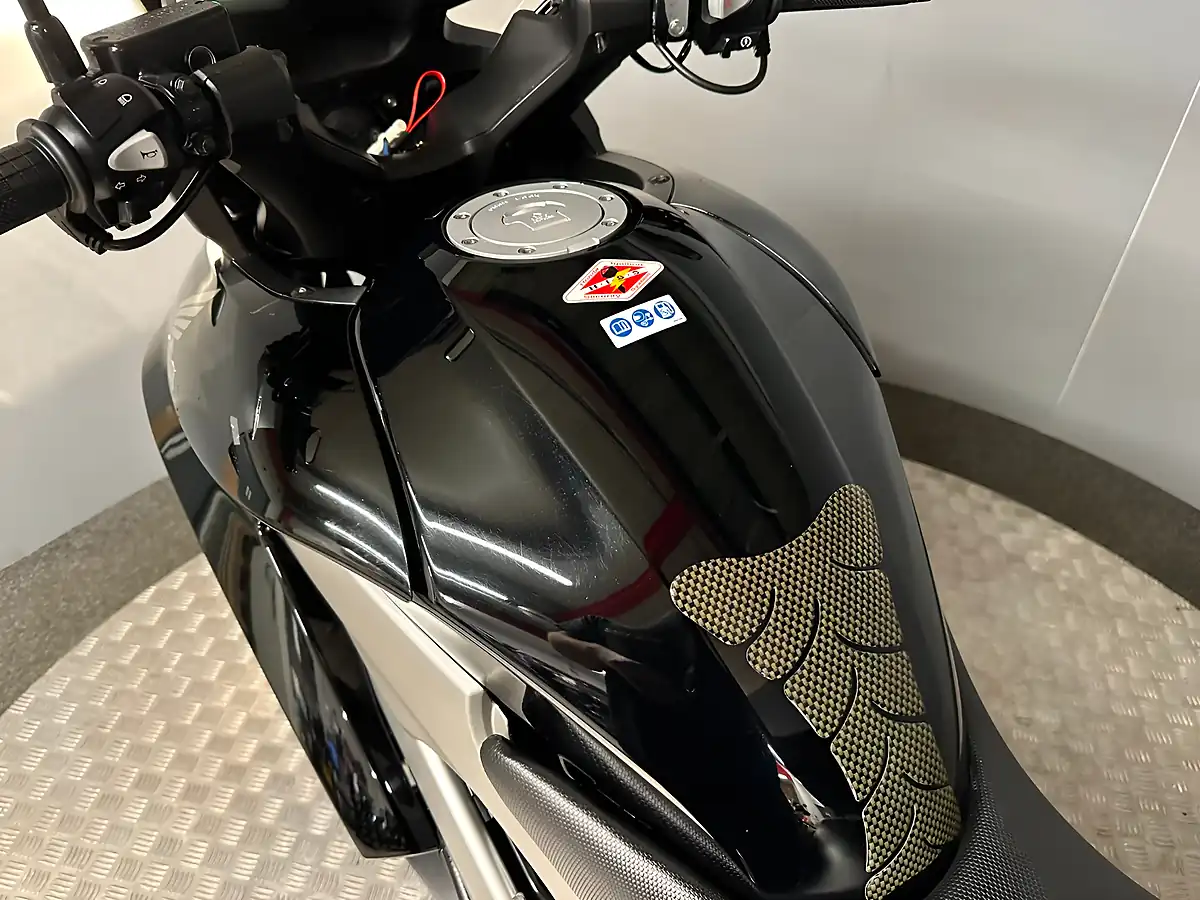 Used 2013 Honda VFR800X Crossrunner Black - Interior and Exterior details 10