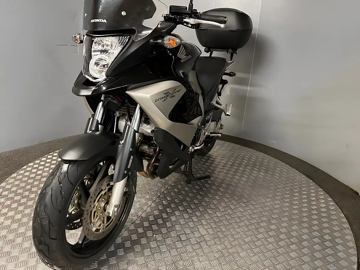 Used 2013 Honda VFR800X Crossrunner Black - Interior and Exterior details 11