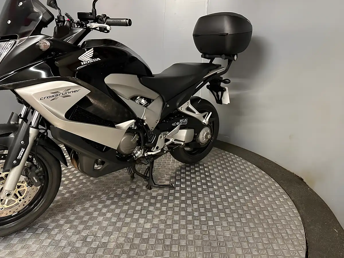 Used 2013 Honda VFR800X Crossrunner Black - Interior and Exterior details 14