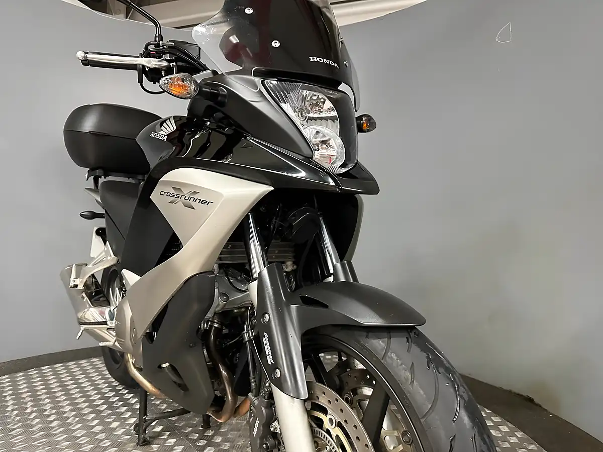 Used 2013 Honda VFR800X Crossrunner Black - Interior and Exterior details 4