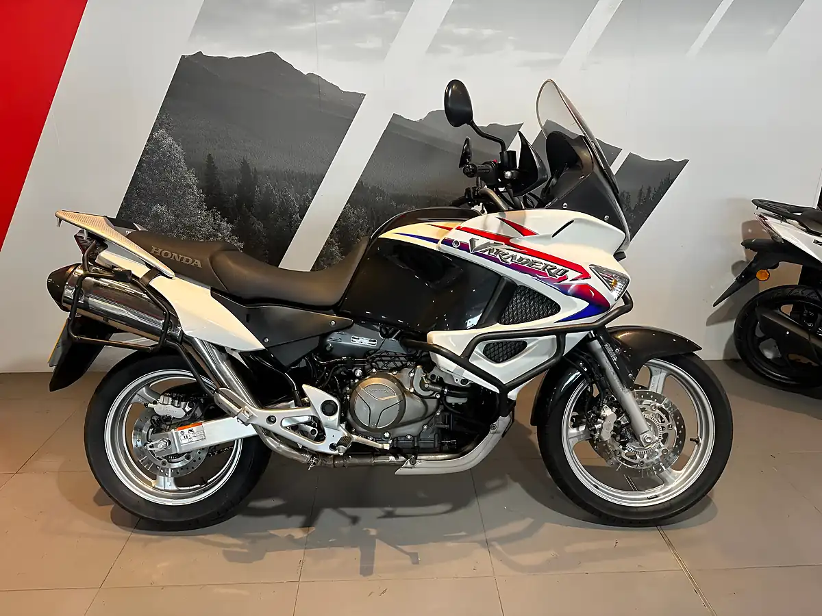 Used 2013 Honda XL1000V Varadero Xl White - Front View