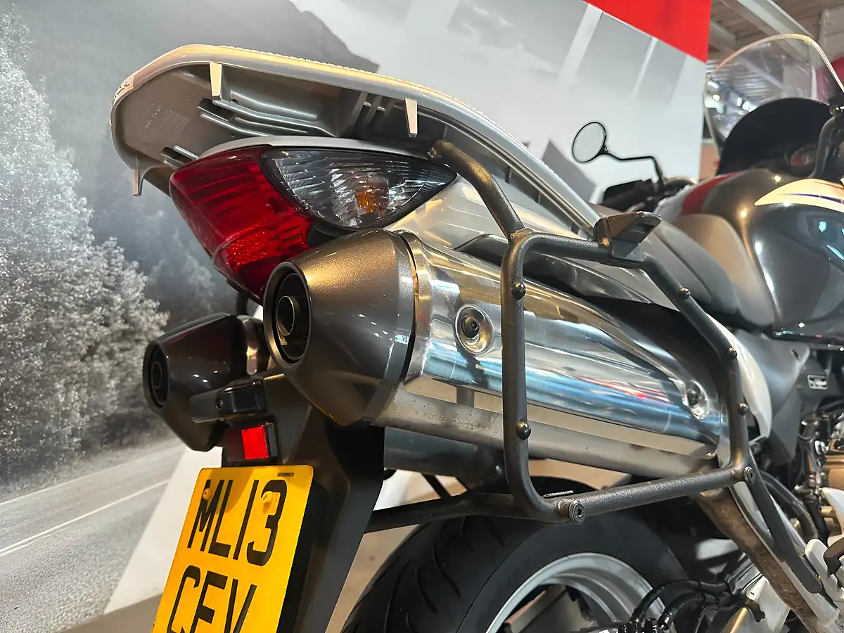 Used 2013 Honda XL1000V Varadero Xl White - Interior and Exterior details 5