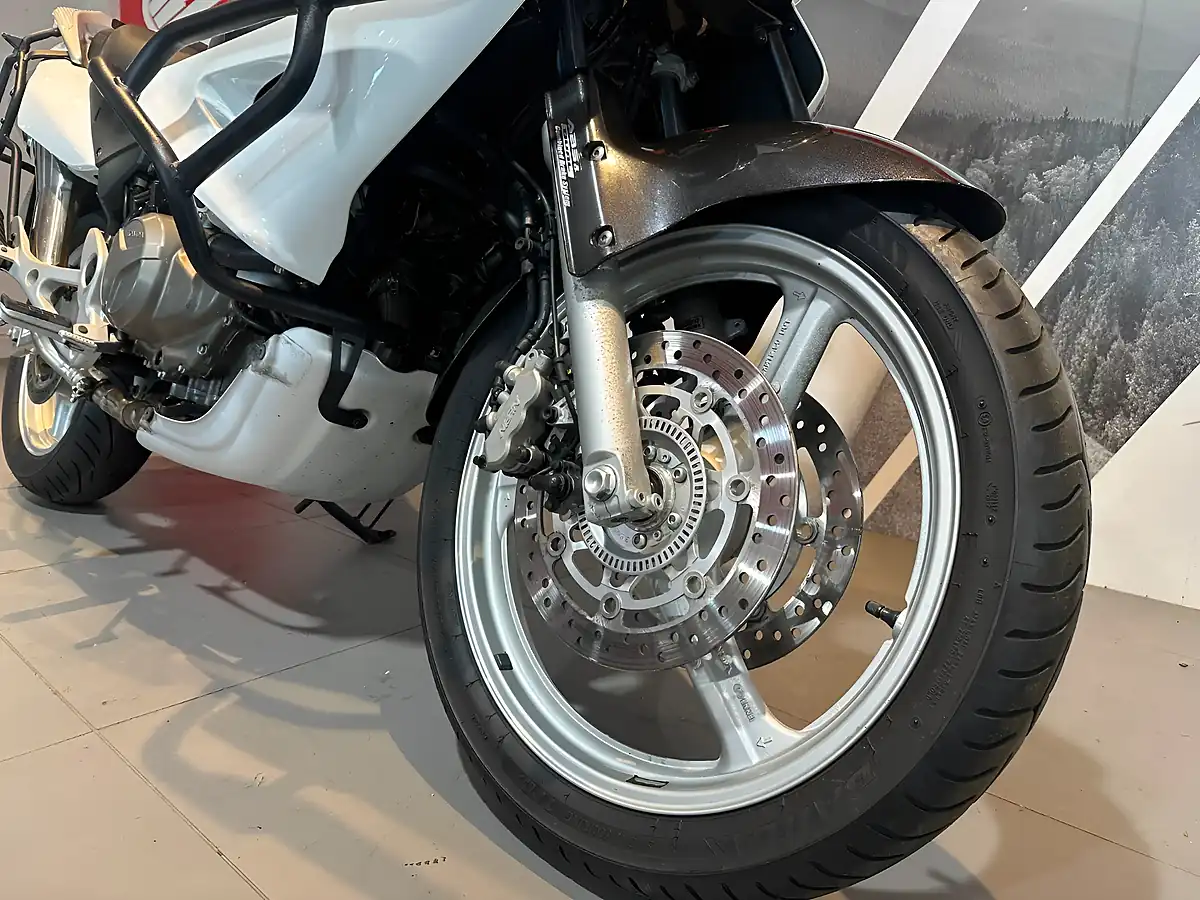 Used 2013 Honda XL1000V Varadero Xl White - Interior and Exterior details 9