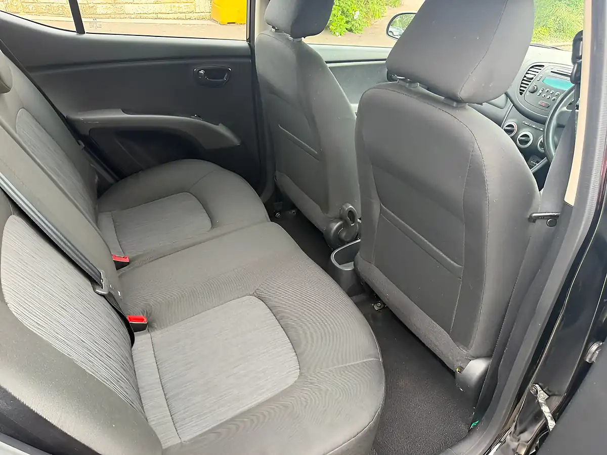 Used 2013 Hyundai I10 Active Black - Interior and Exterior details 13