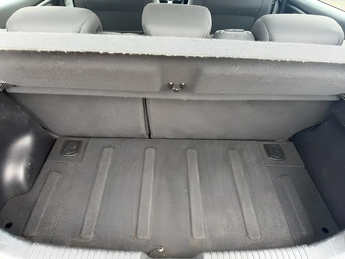Used 2013 Hyundai I10 Active Black - Interior and Exterior details 16