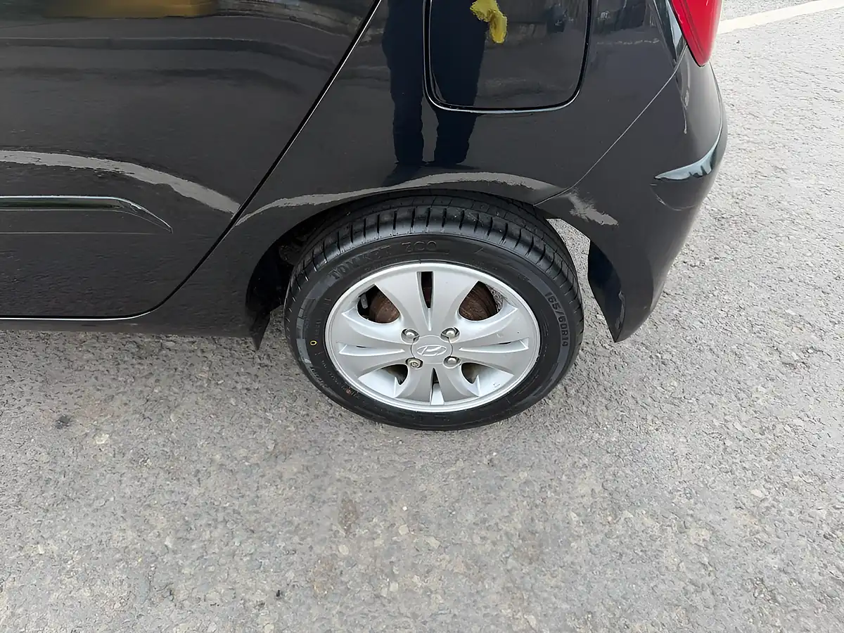Used 2013 Hyundai I10 Active Black - Interior and Exterior details 19