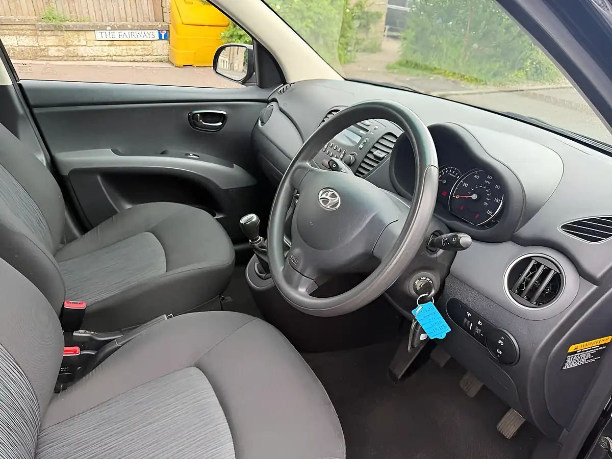 Used 2013 Hyundai I10 Active Black - Interior and Exterior details 8