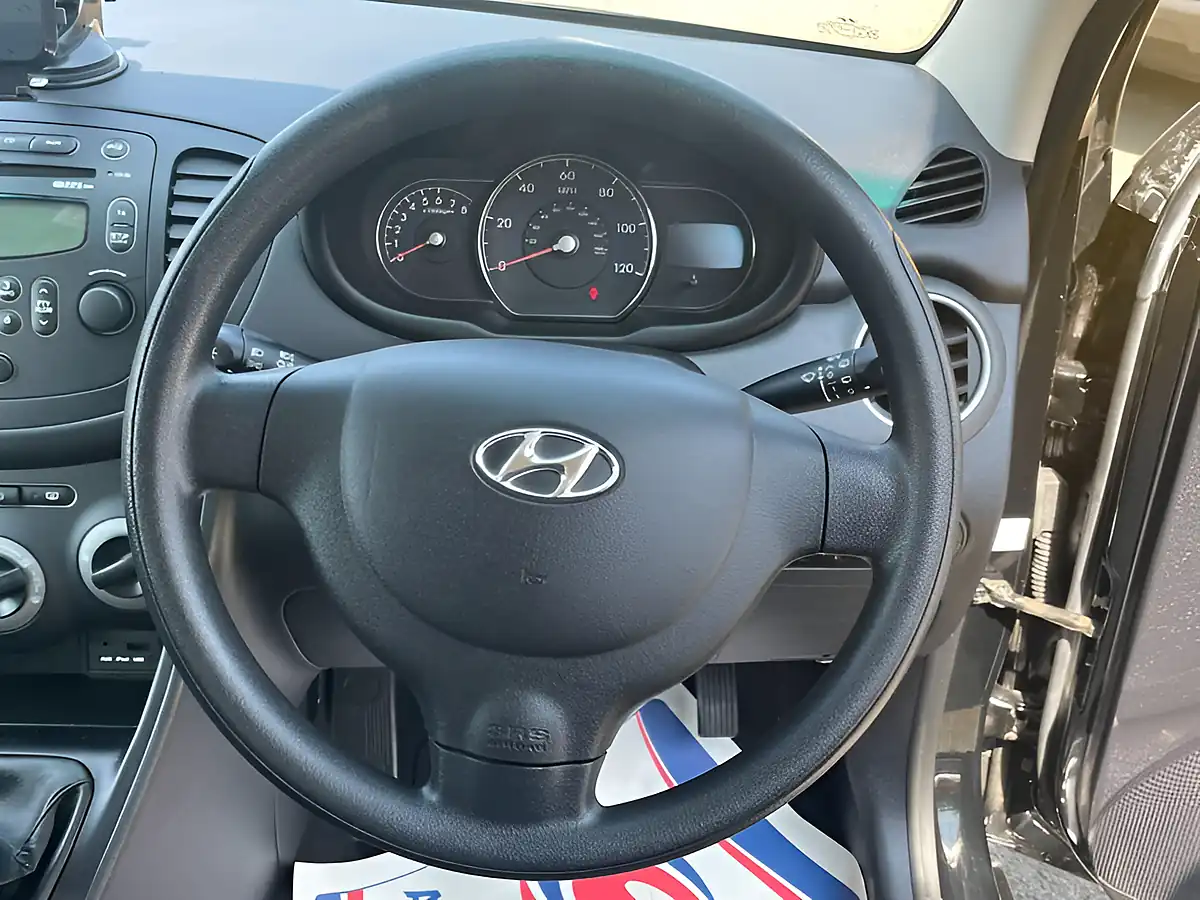 Used 2013 Hyundai i10 Active Black - Interior and Exterior details 11