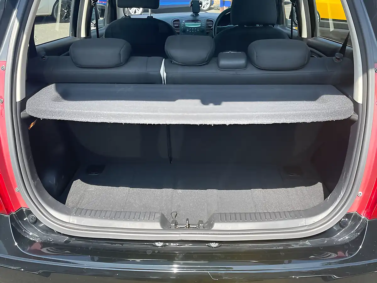 Used 2013 Hyundai i10 Active Black - Interior and Exterior details 13