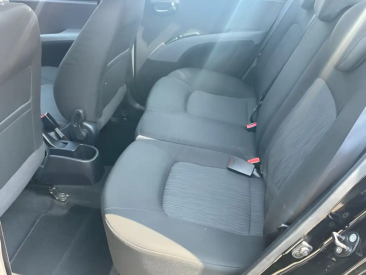 Used 2013 Hyundai i10 Active Black - Interior and Exterior details 14