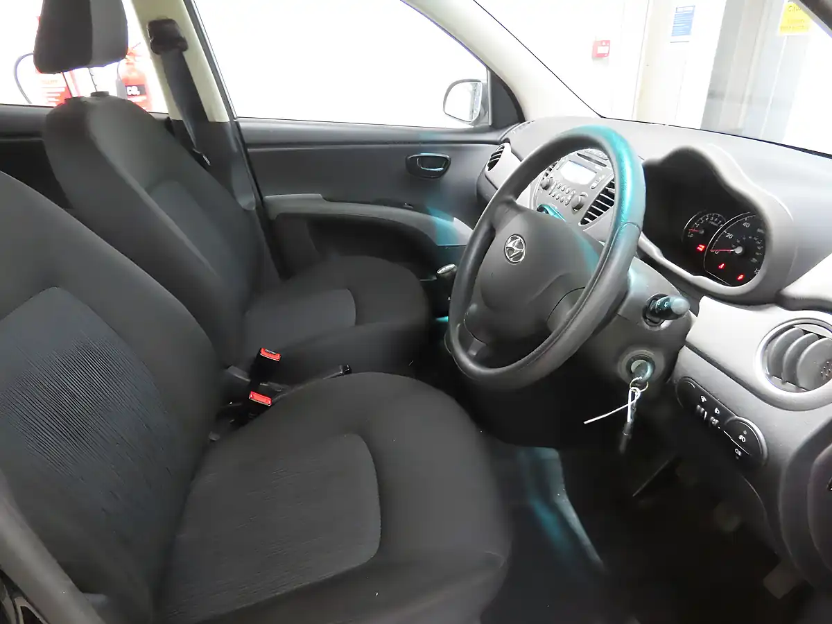 Used 2013 Hyundai i10 Active Euro 5 5dr Black - Interior and Exterior details 11