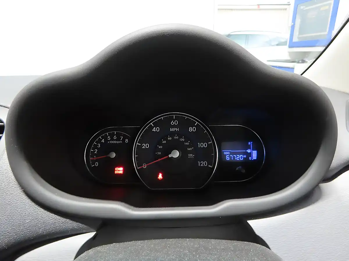 Used 2013 Hyundai i10 Active Euro 5 5dr Black - Interior and Exterior details 7