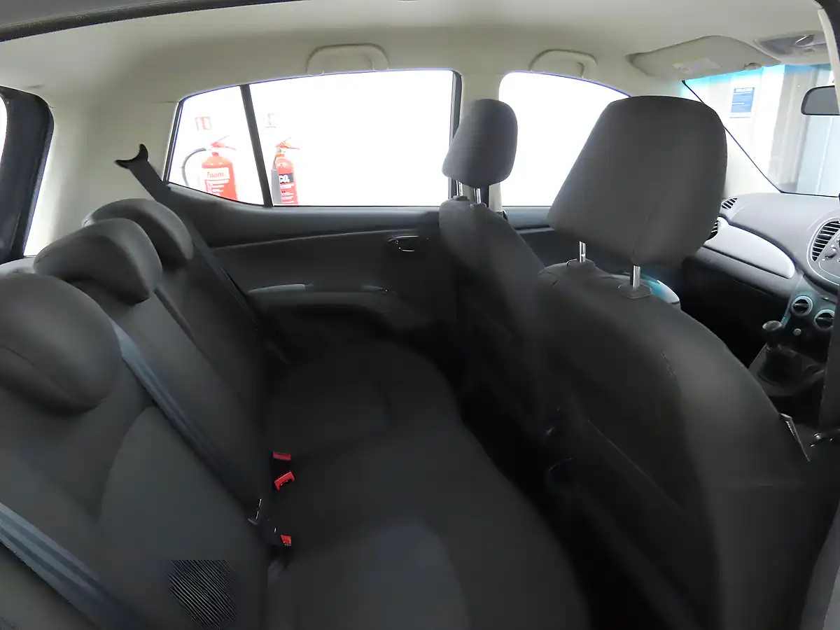 Used 2013 Hyundai i10 Active Euro 5 5dr Black - Interior and Exterior details 9